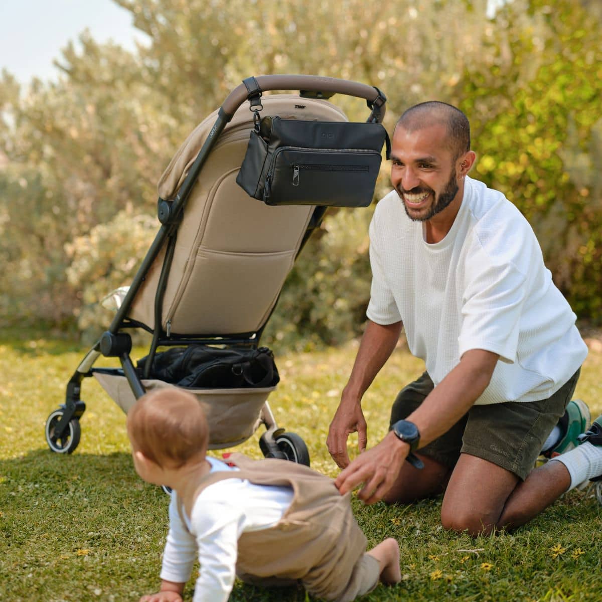 OiOi Multitasker Pram Caddy - Black Weatherproof - Image 5