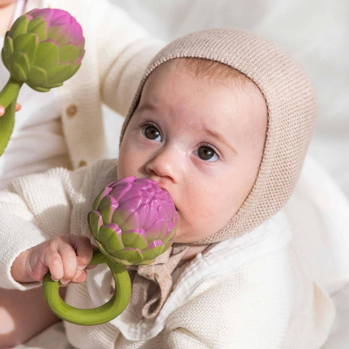 Oli & Carol 2 in 1 Rattle Toy and Teether - Artichoke - Image 2
