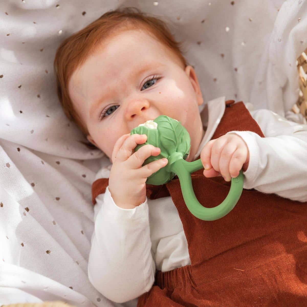 Oli & Carol 2 in 1 Rattle Toy and Teether - Cauliflower - Image 2