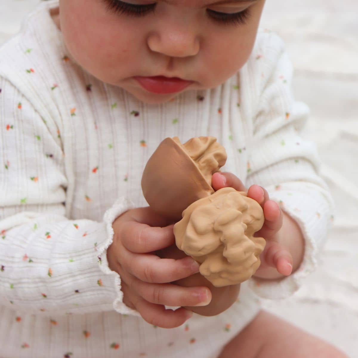Oli & Carol Natural Rubber Teether - Nutty the Walnut - Image 3