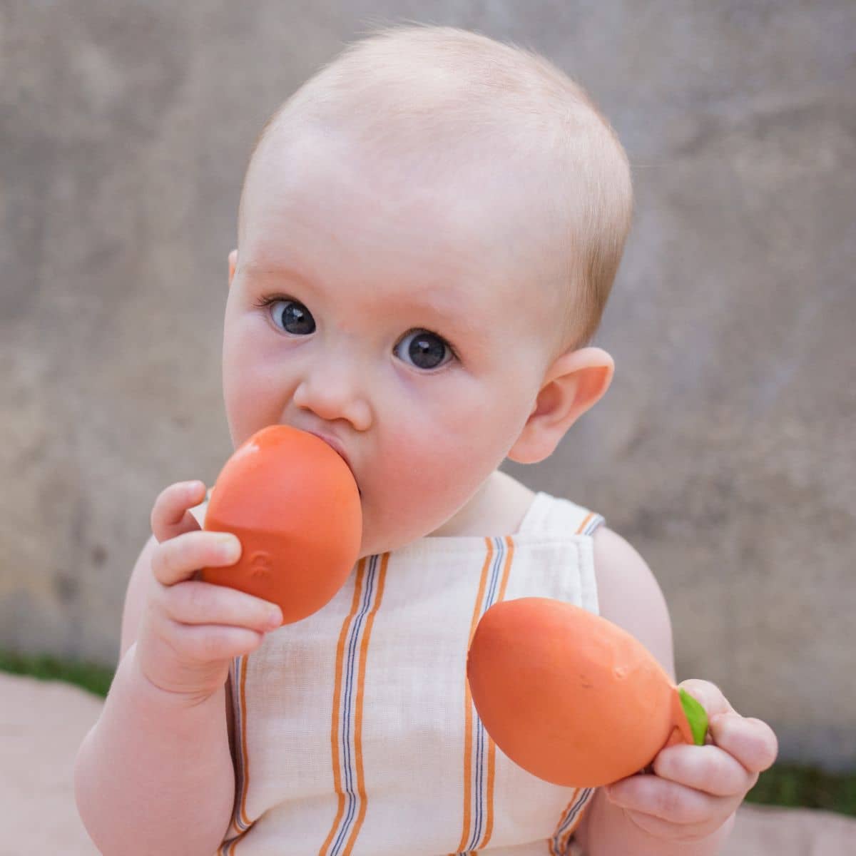 Oli & Carol Natural Rubber Teether - Palm Peach - Image 2