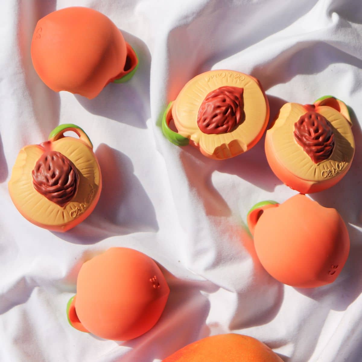 Oli & Carol Natural Rubber Teether - Palm Peach - Image 5