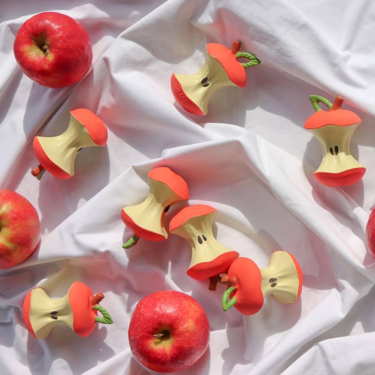 Oli & Carol Natural Rubber Teether - Pepa the Apple - Image 6