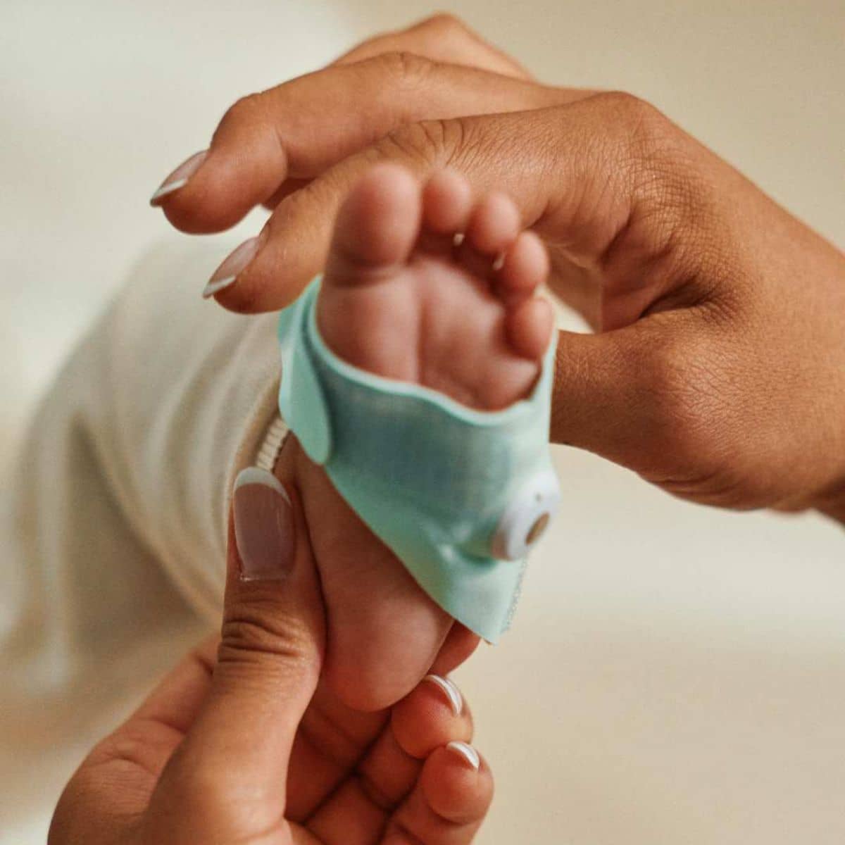 Owlet Dream Sock Smart Baby Monitor - Image 10