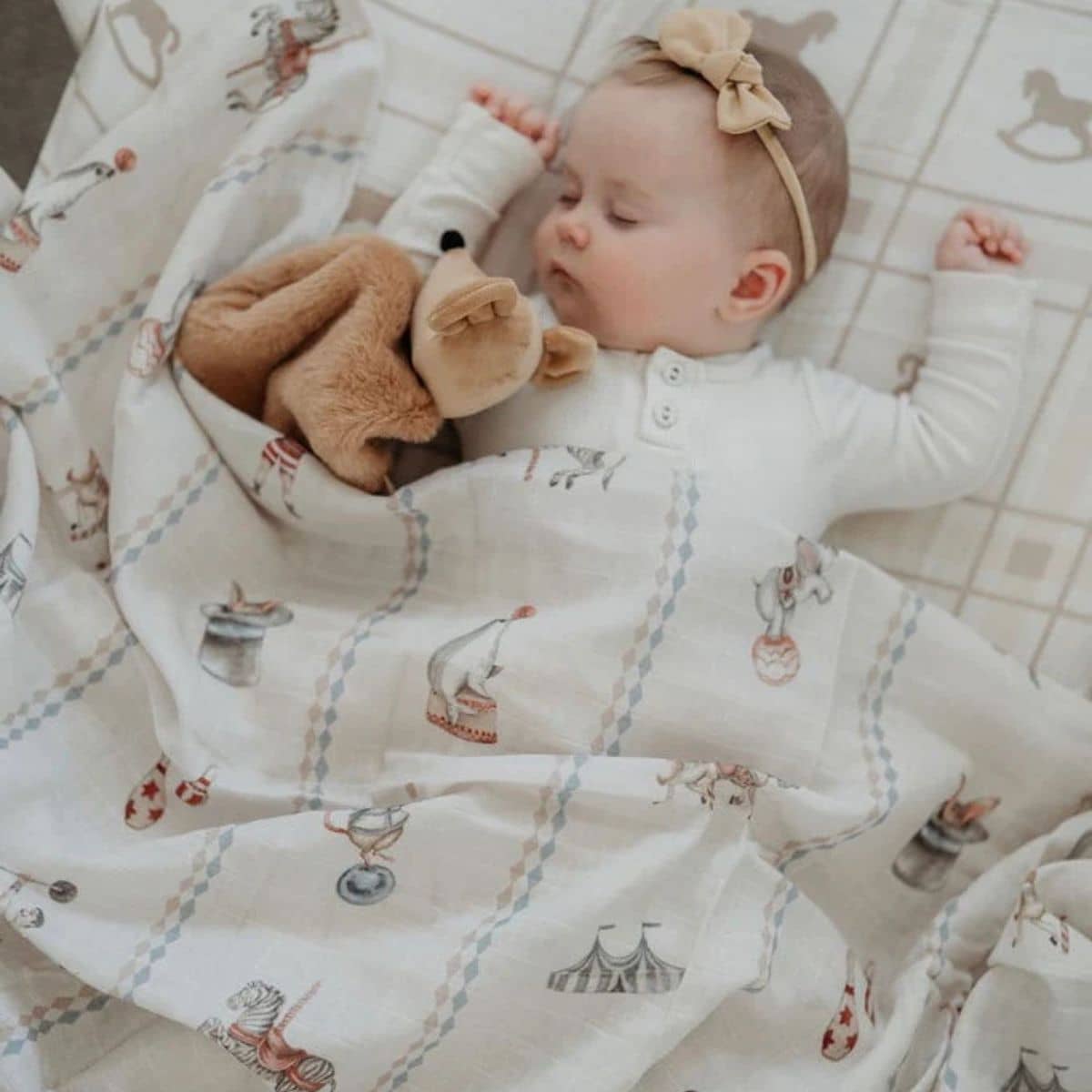 Pop Ya Tot Organic Cotton Swaddle Wrap - Le Cirque - Image 2