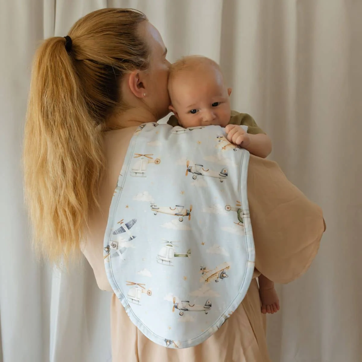 Snuggle Hunny Organic Burp Cloth - Taking Flight - Image 4