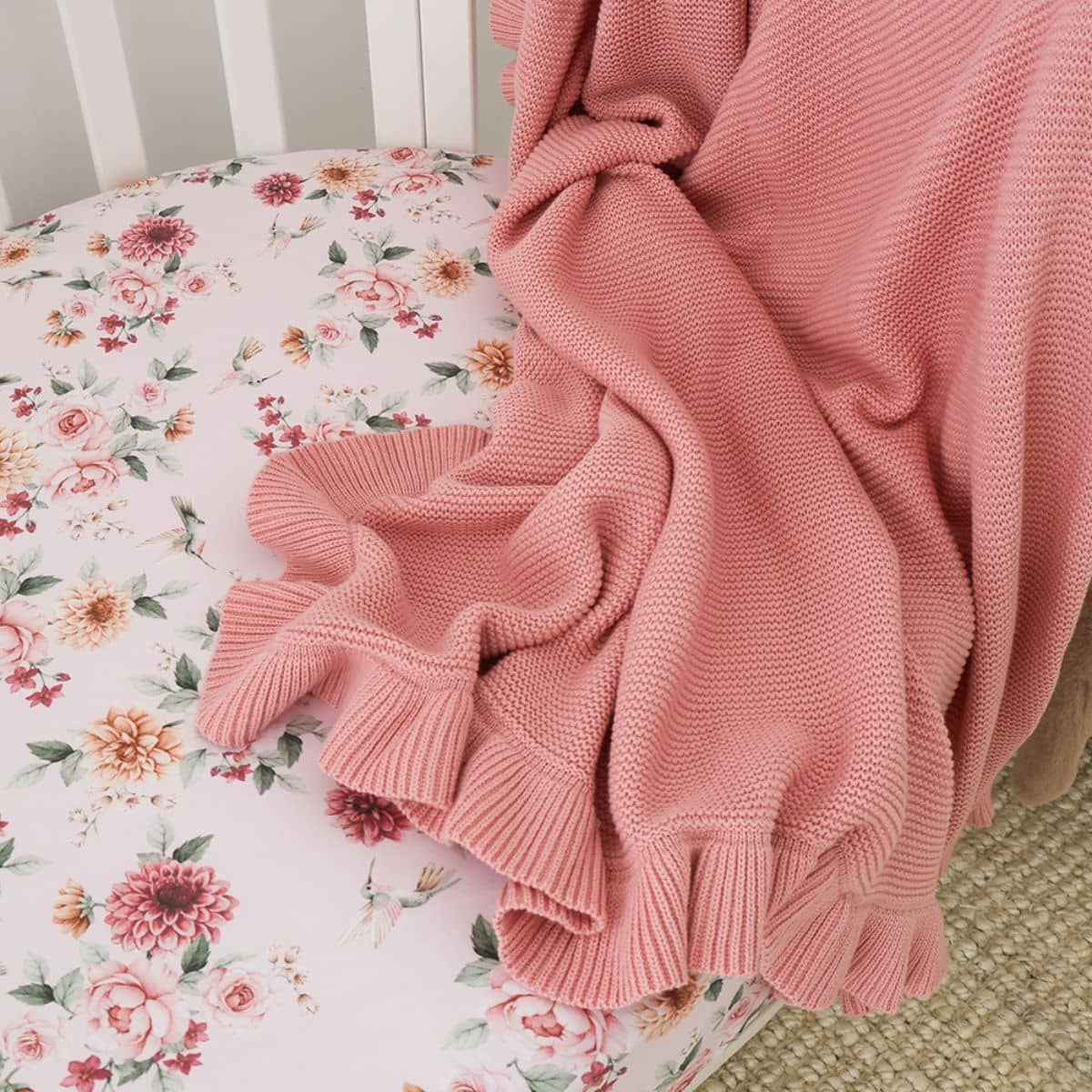 Snuggle Hunny Ruffle Knit Baby Blanket - Rosa - Image 3