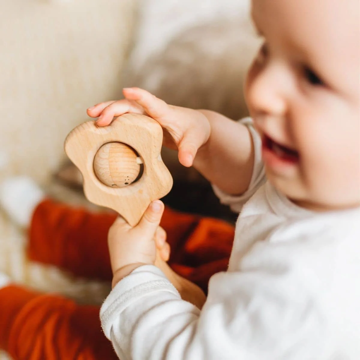 The Kiss Co. Natural Teething Rattle - Pēpi Kiss - Image 6