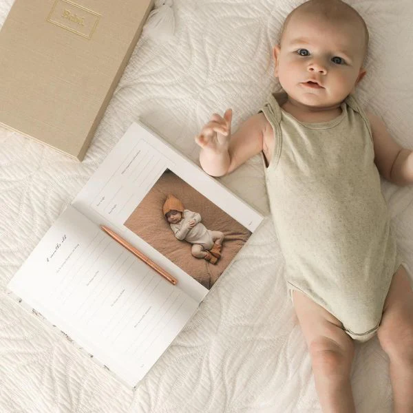 Truly Amor Bebé Baby Book With Keepsake Box And Pen - Oatmeal - Image 10