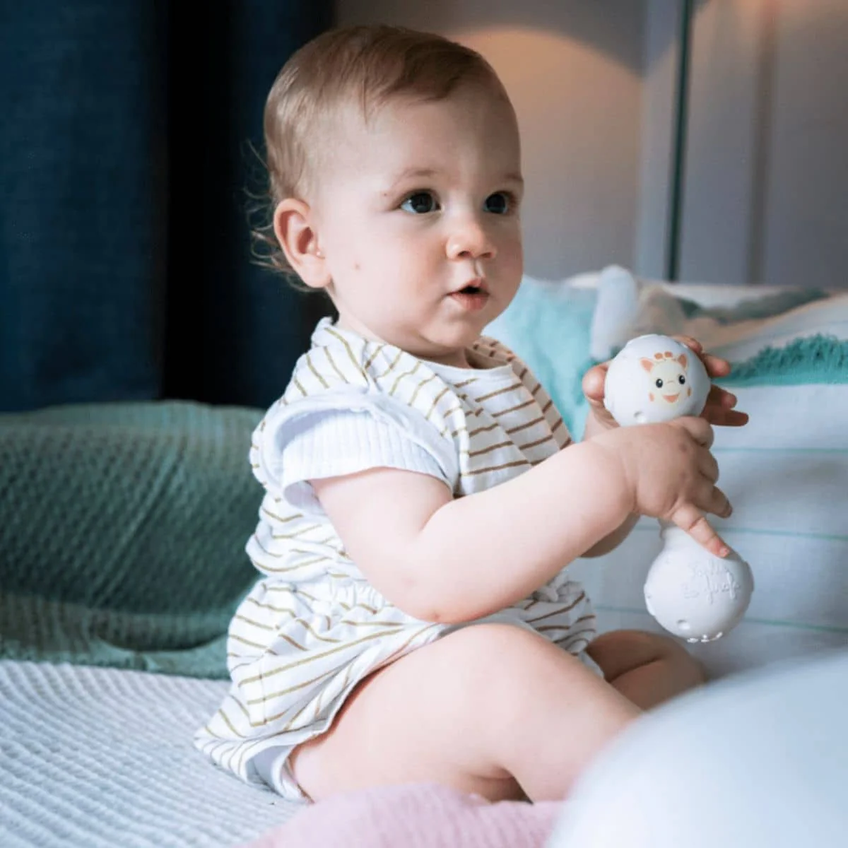 Vulli Sophie the Giraffe Teething Rattle - Image 2