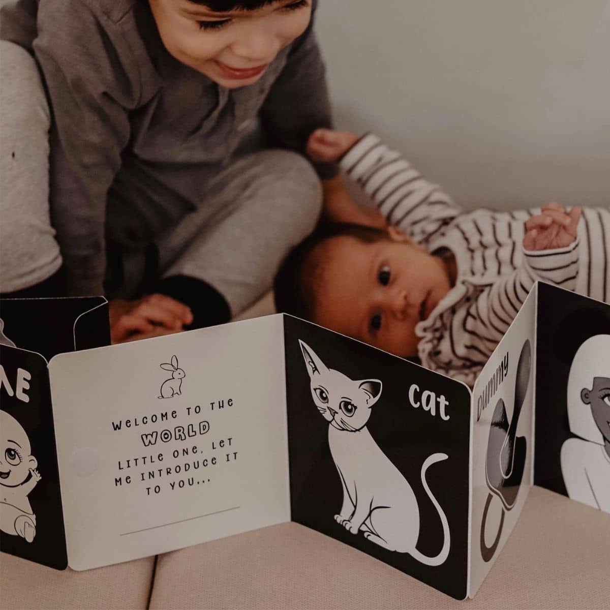 Young Wonderer Black and White Baby Book - Welcome to the World - Image 8
